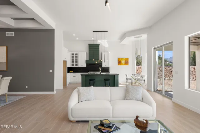 $698,000 | 5440 Doug Allan, El Paso, TX 79932