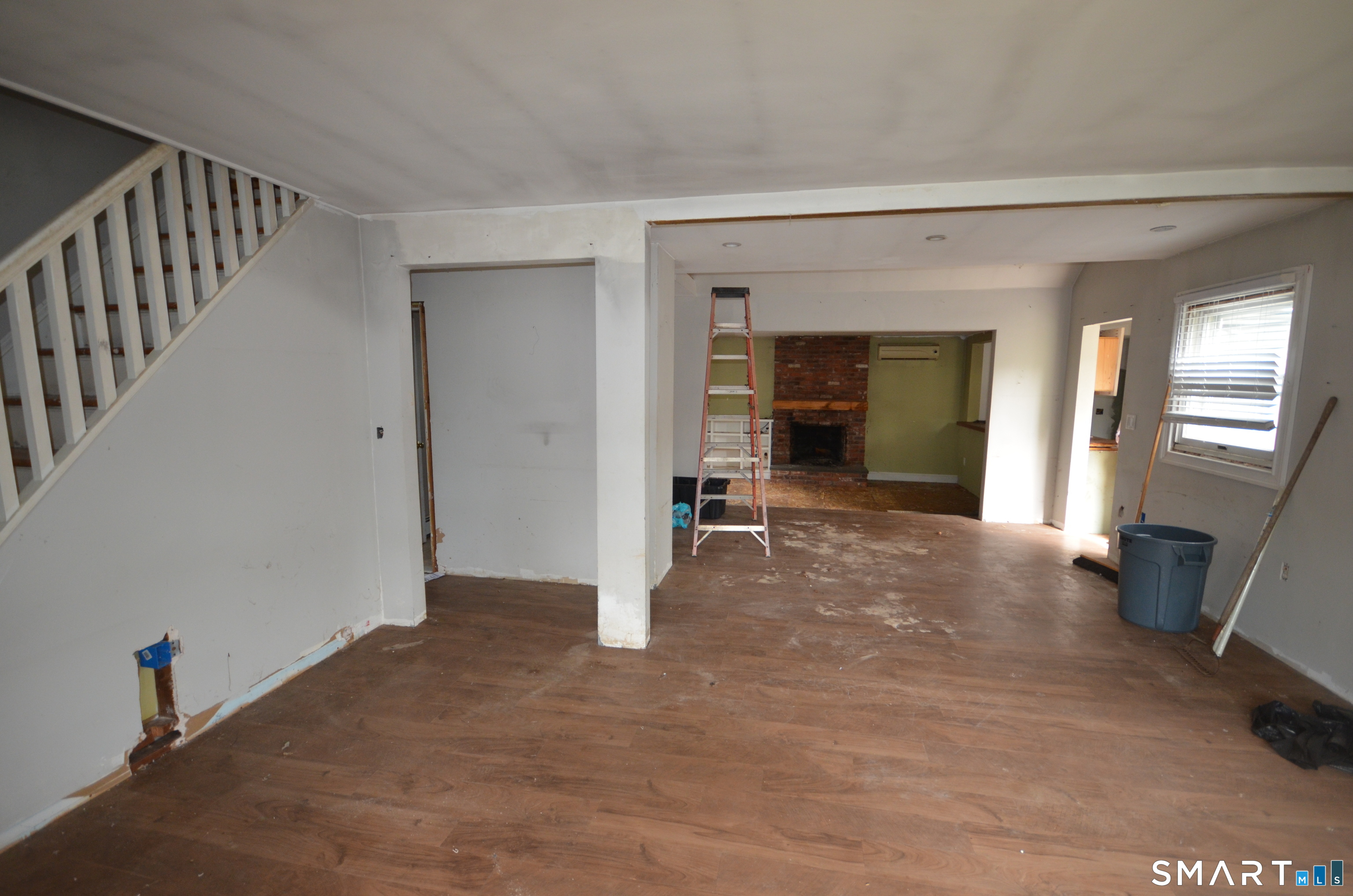 190 Sasapequan Road Fairfield, CT 06824 - Photo 11 of 29