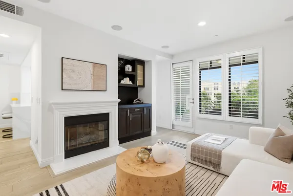 $1,299,000 | 5625 Crescent Park West, Unit 301, Playa Vista, CA 90094