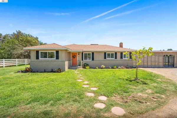$800,000 | 10818 East Whitmore Avenue, Denair, CA 95316