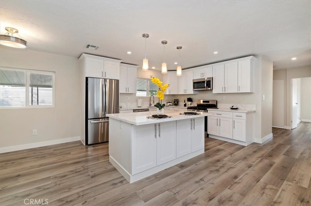 31130 South General Kearny Road, Unit 163 Temecula, CA 92591 - Photo 8 of 49 quartz countertops