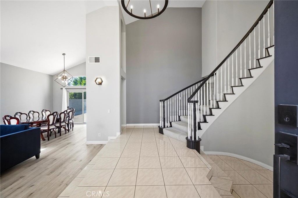 17543 Saticoy Street Northridge, CA 91325 - Photo 7 of 52
