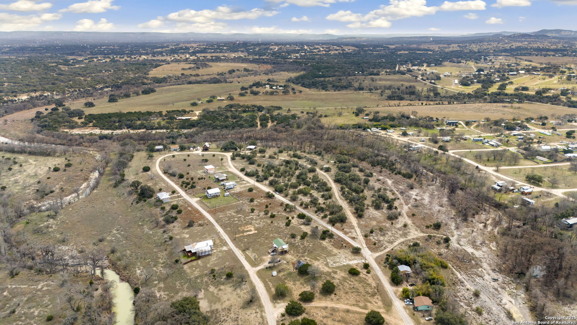 24 Quail Run Bandera, TX 78003 - Photo 4 of 10