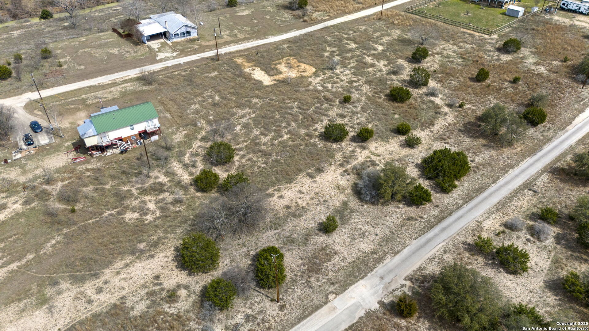 24 Quail Run Bandera, TX 78003 - Photo 5 of 10