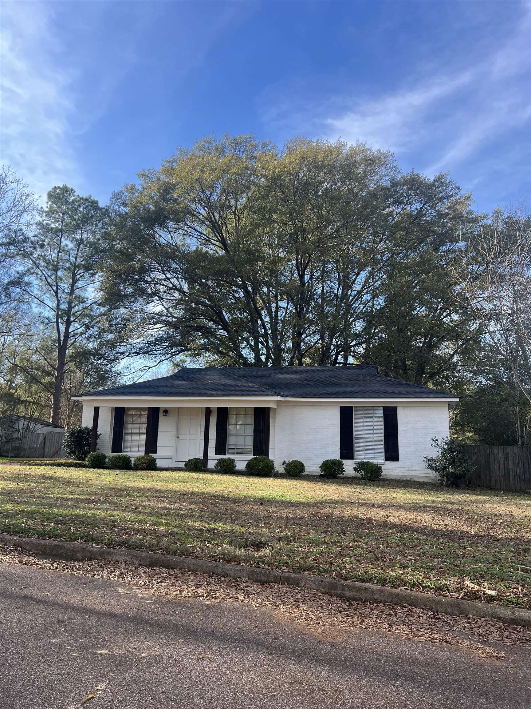 983 Poplar Leaf Road Collierville, TN 38017 - Photo 1 of 21 View of ranch-style house