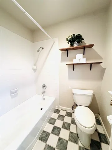 $1,300,000 | 400 Indian Hills Road, Gatesville, TX 76528