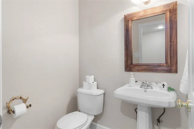 $1,300,000 | 400 Indian Hills Road, Gatesville, TX 76528