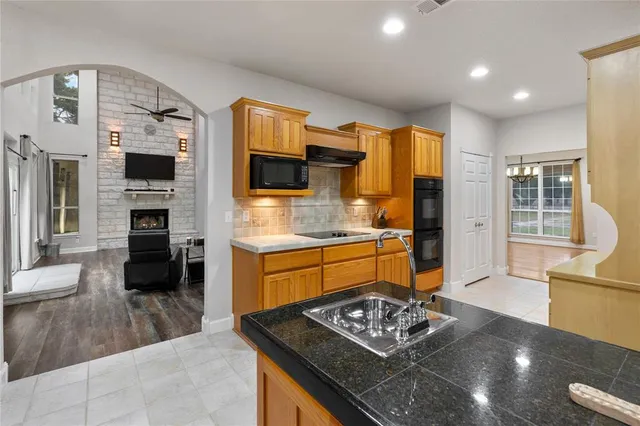 $1,300,000 | 400 Indian Hills Road, Gatesville, TX 76528