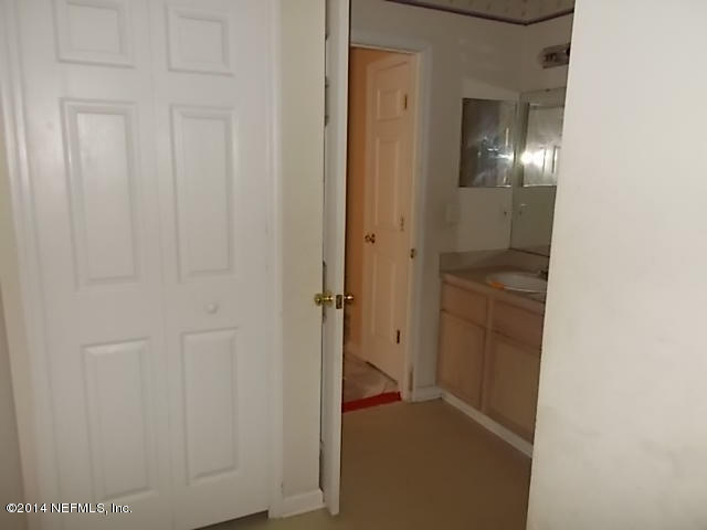 938 Cherry Point Way Jacksonville, FL 32218 - Photo 13 of 34 a view of an entryway