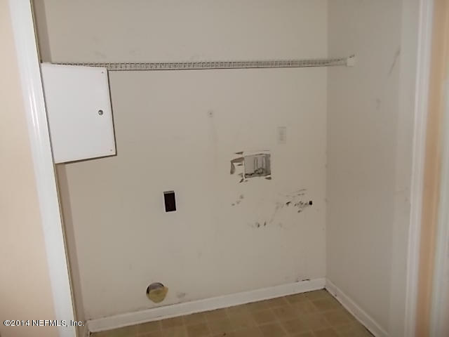 938 Cherry Point Way Jacksonville, FL 32218 - Photo 14 of 34 a bathroom with a shower