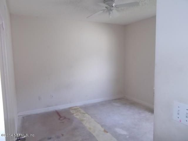 938 Cherry Point Way Jacksonville, FL 32218 - Photo 23 of 34 a view of an empty room