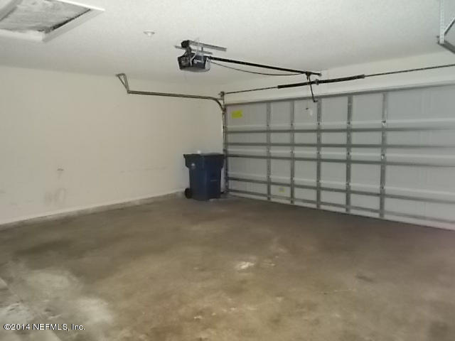 938 Cherry Point Way Jacksonville, FL 32218 - Photo 6 of 34 a view of a garage