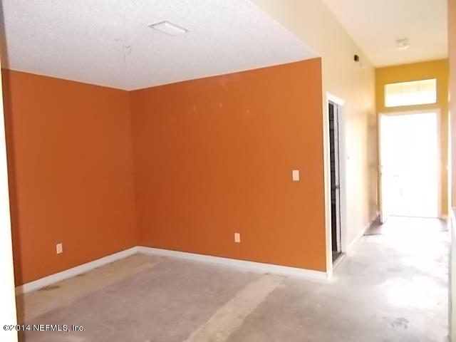 938 Cherry Point Way Jacksonville, FL 32218 - Photo 8 of 34 a view of an empty room