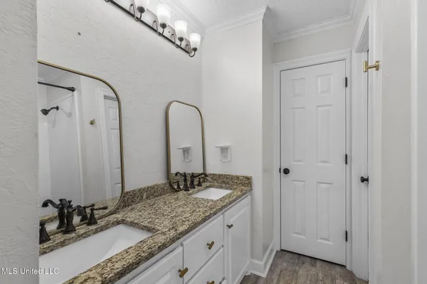 $489,000 | 204 Breezy Hill Drive, Madison, MS 39110