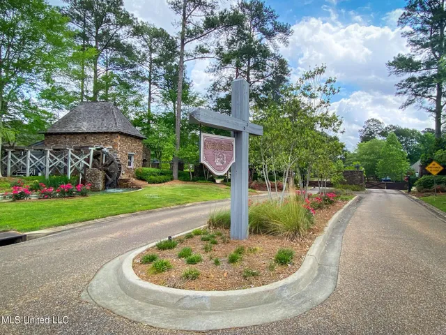 $510,000 | 204 Breezy Hill Drive, Madison, MS 39110