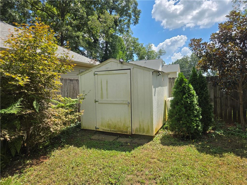 2495 Amelia Avenue Decatur, GA 30032 - Photo 12 of 13 Gallery Image 12
