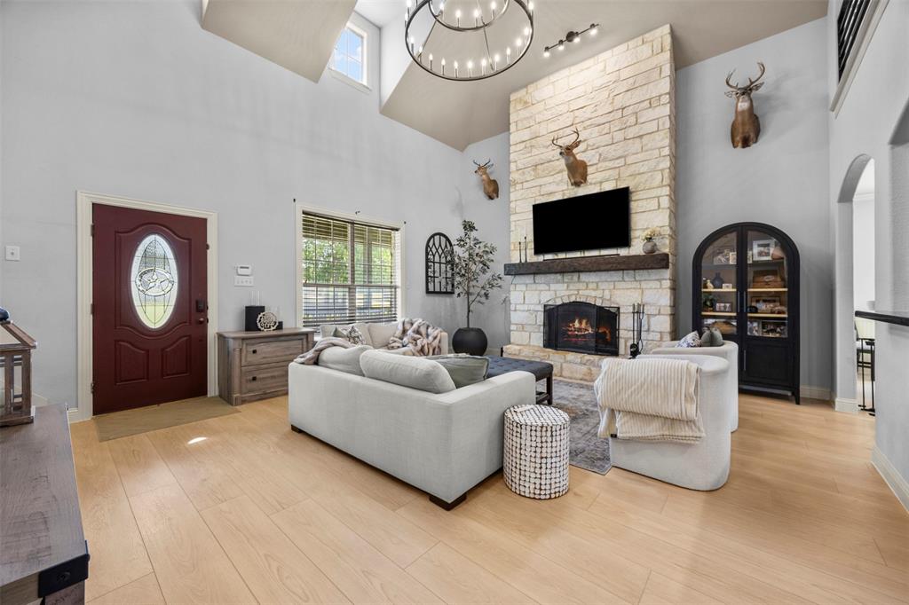 3175 Collins Road Burleson, TX 76028 - Photo 9 of 40 Gallery Image 9