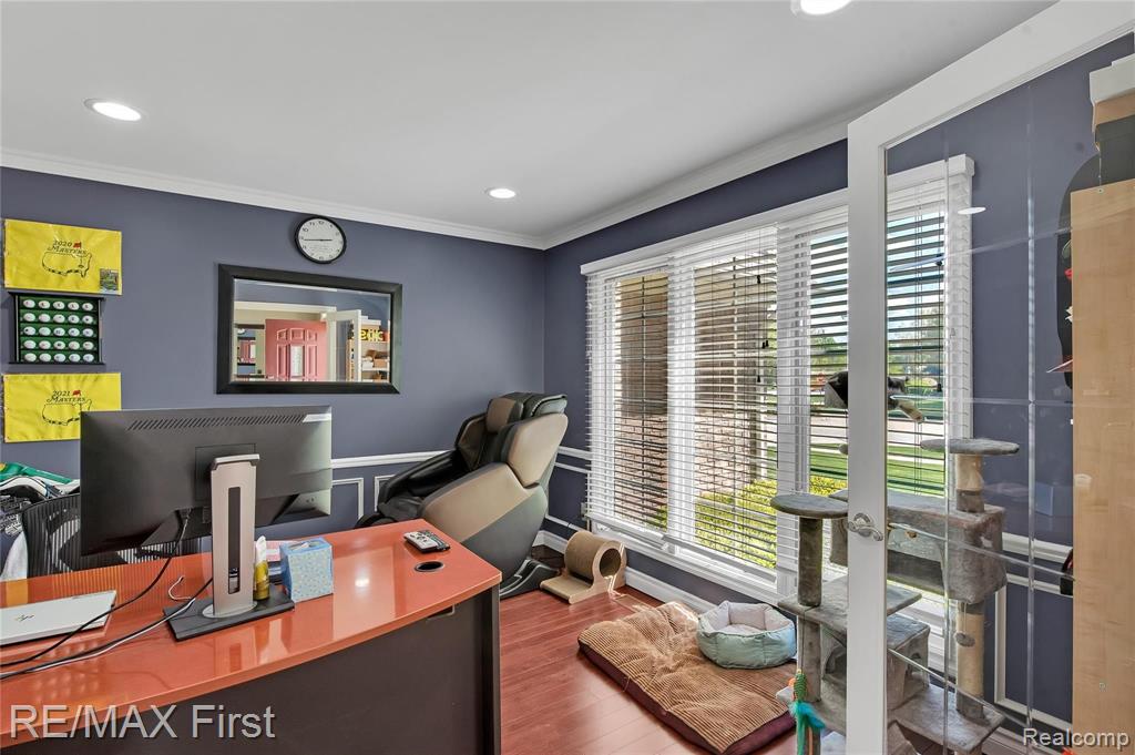 1012 Rochelle Park Drive Rochester Hills, MI 48309 - Photo 11 of 38