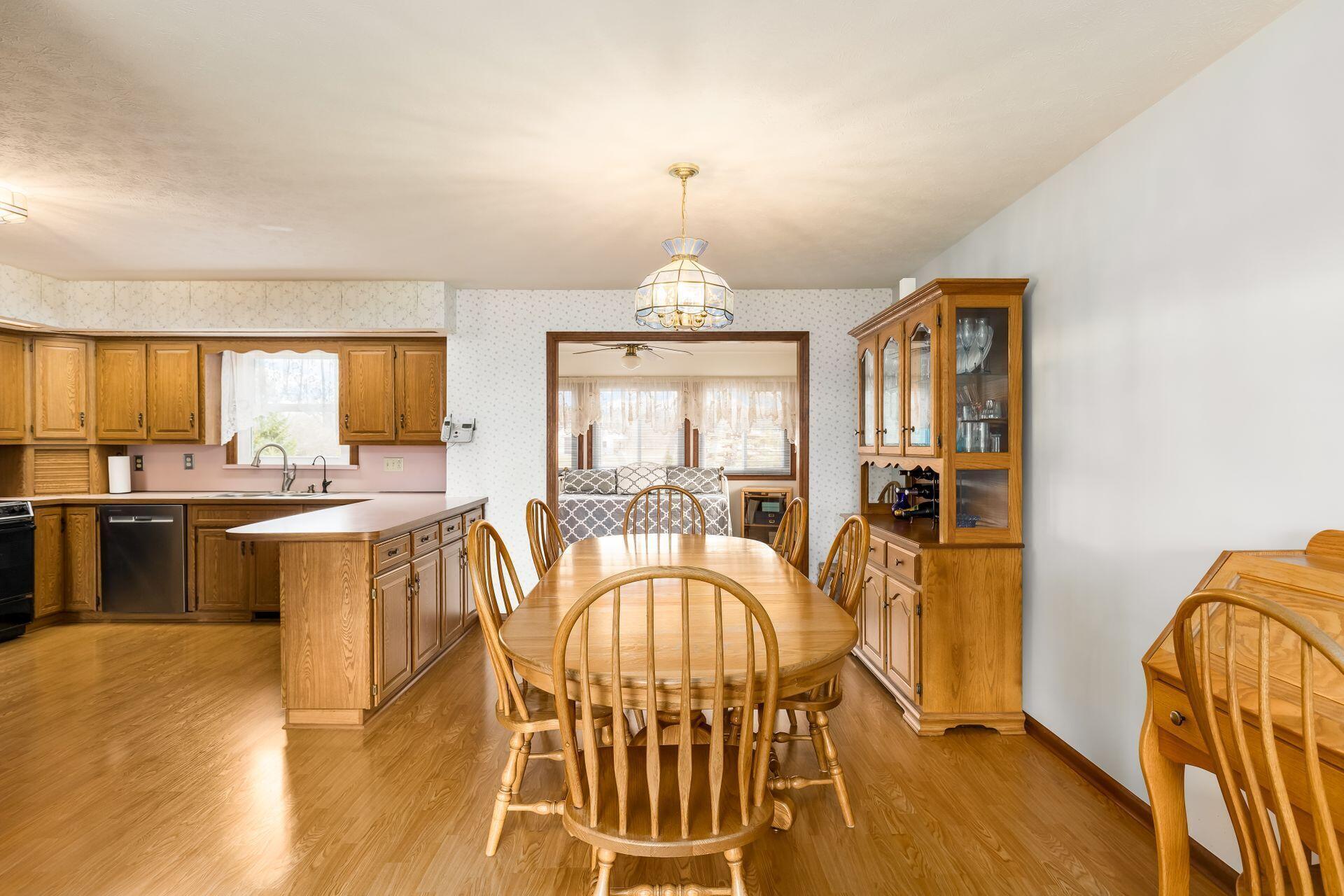 1710 Buttermilk Hill Road Delaware, OH 43015 - Photo 17 of 59 Dining Room