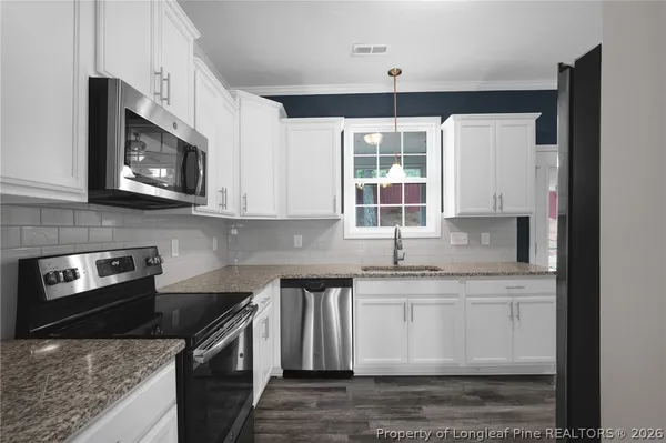 $2,400 | 890 Duval Drive, Fayetteville, NC 28304