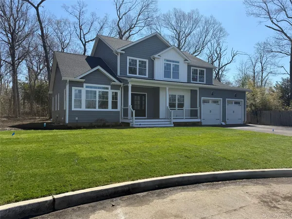 $1,249,990 | 1 Lotto Court, Lake Grove, NY 11755