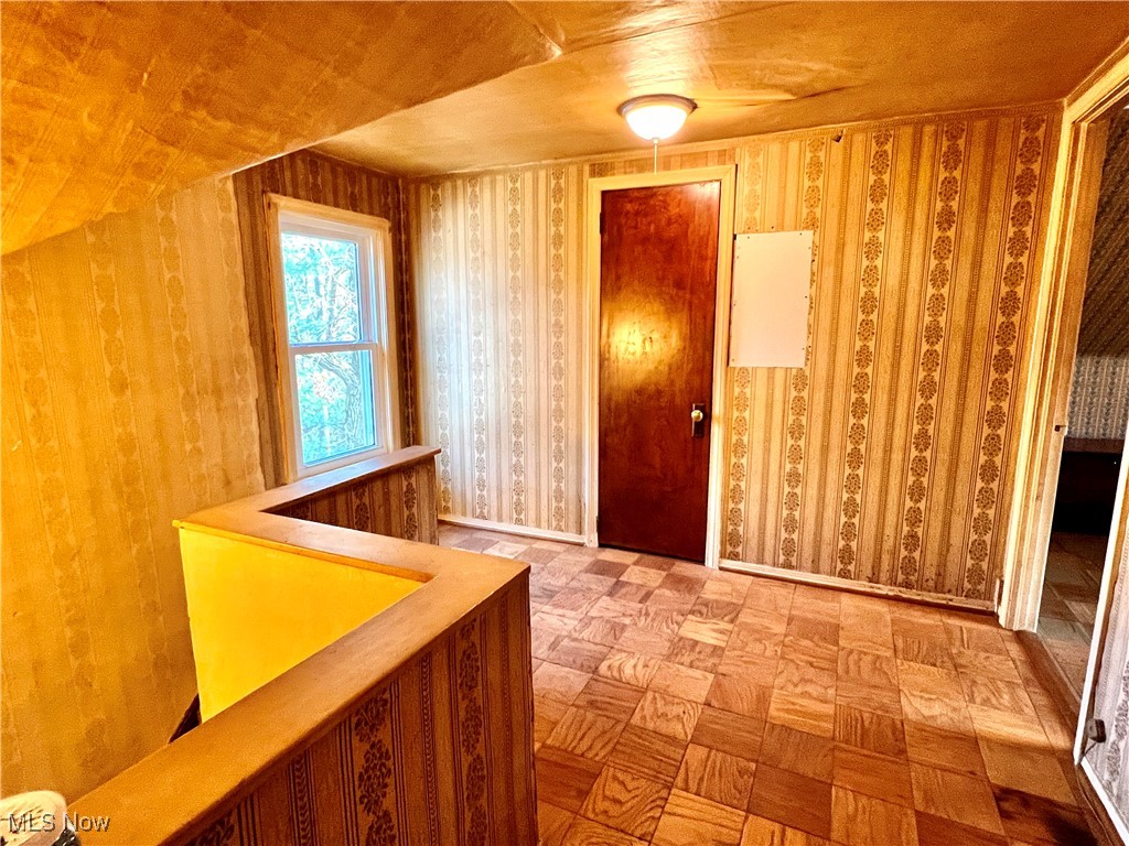 7220 Hemlock Road Independence, OH 44131 - Photo 31 of 48 Second floor landing