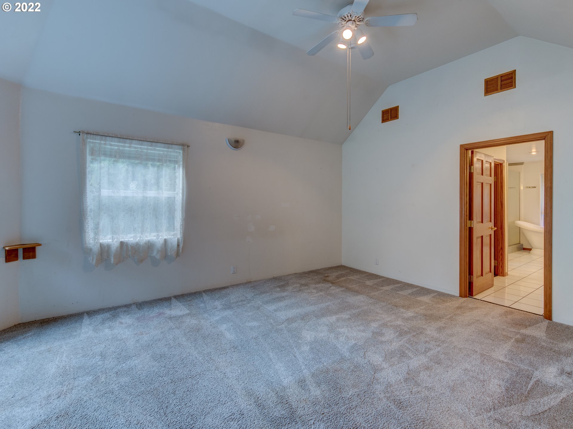 36586 Parsons Creek Road Springfield, OR 97478 - Photo 12 of 31 Primary Bedroom