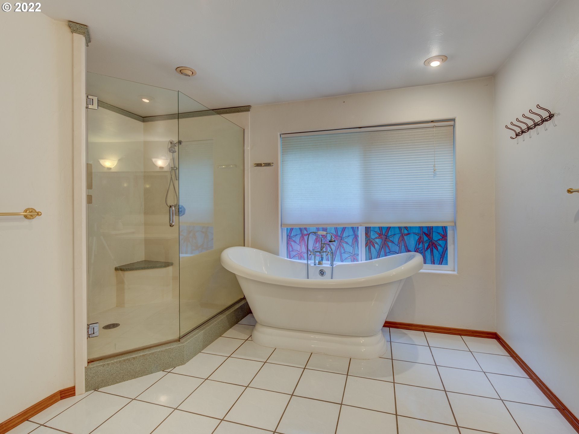 36586 Parsons Creek Road Springfield, OR 97478 - Photo 15 of 31 Bathroom