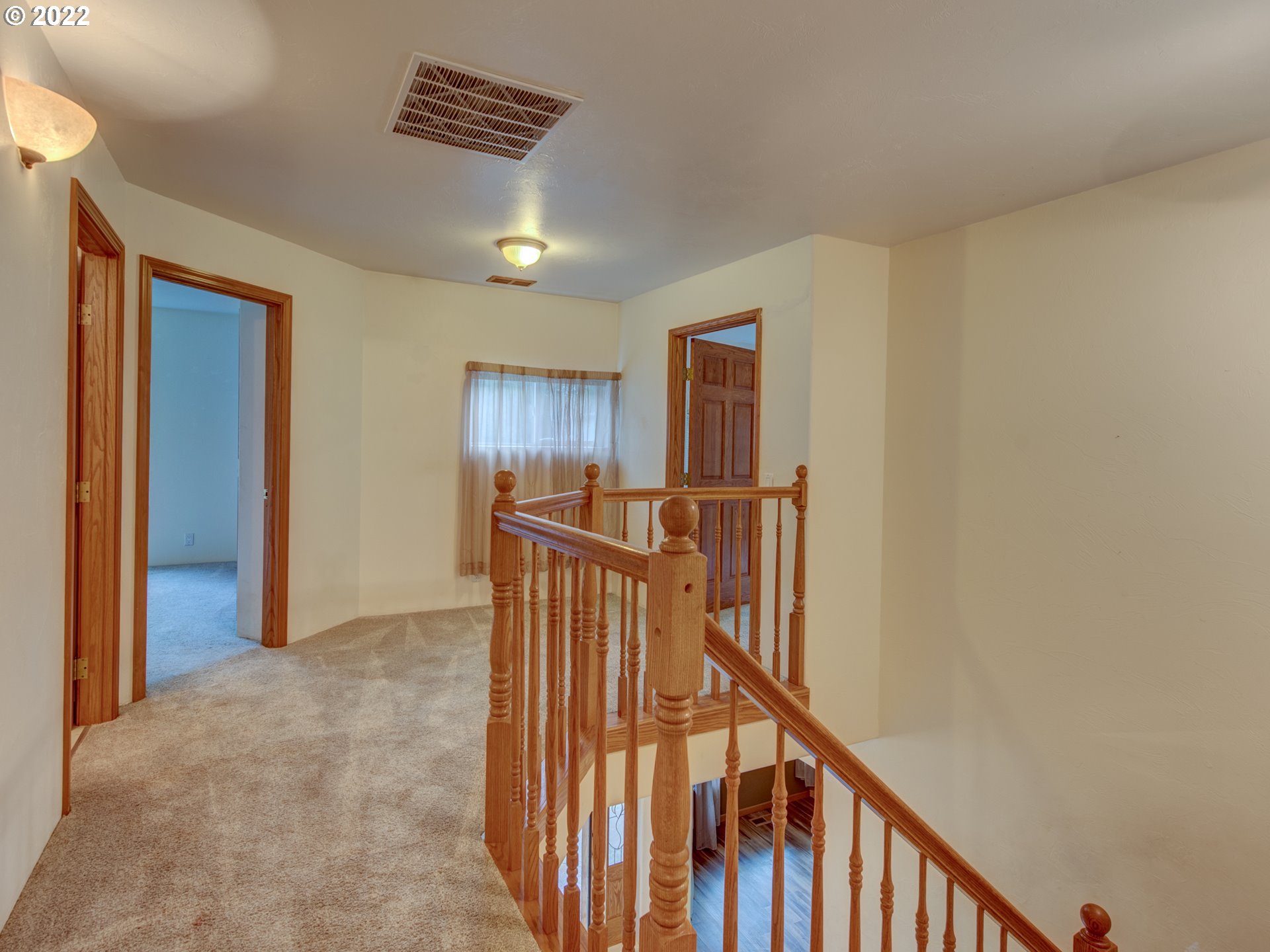 36586 Parsons Creek Road Springfield, OR 97478 - Photo 23 of 31 Hallway