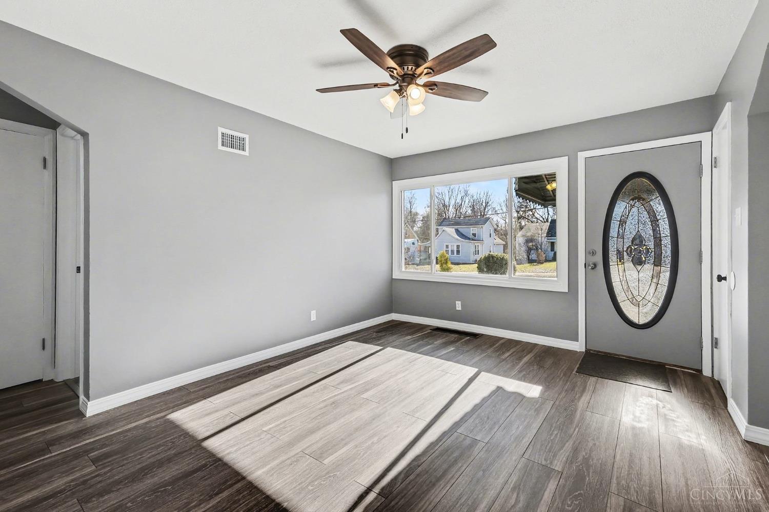 2750 West Galbraith Road Cincinnati, OH 45239 - Photo 2 of 24