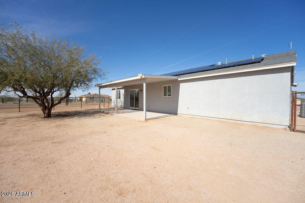 19643 East Rojo Road Florence, AZ 85132 - Photo 11 of 45 a view of garage and yard