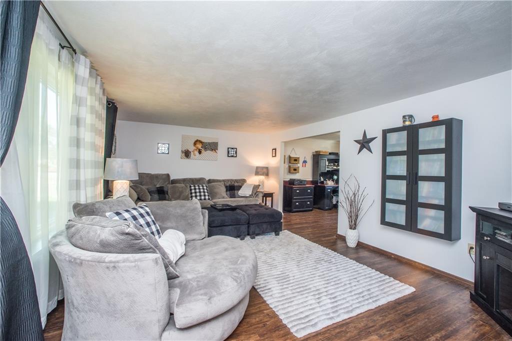 143 McIntyre Road Pittsburgh, PA 15237 - Photo 2 of 25 Gallery Image 2