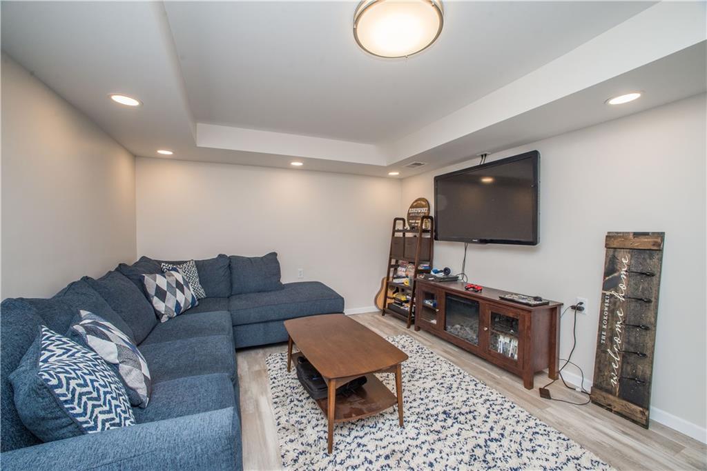 143 McIntyre Road Pittsburgh, PA 15237 - Photo 20 of 25 Gallery Image 20
