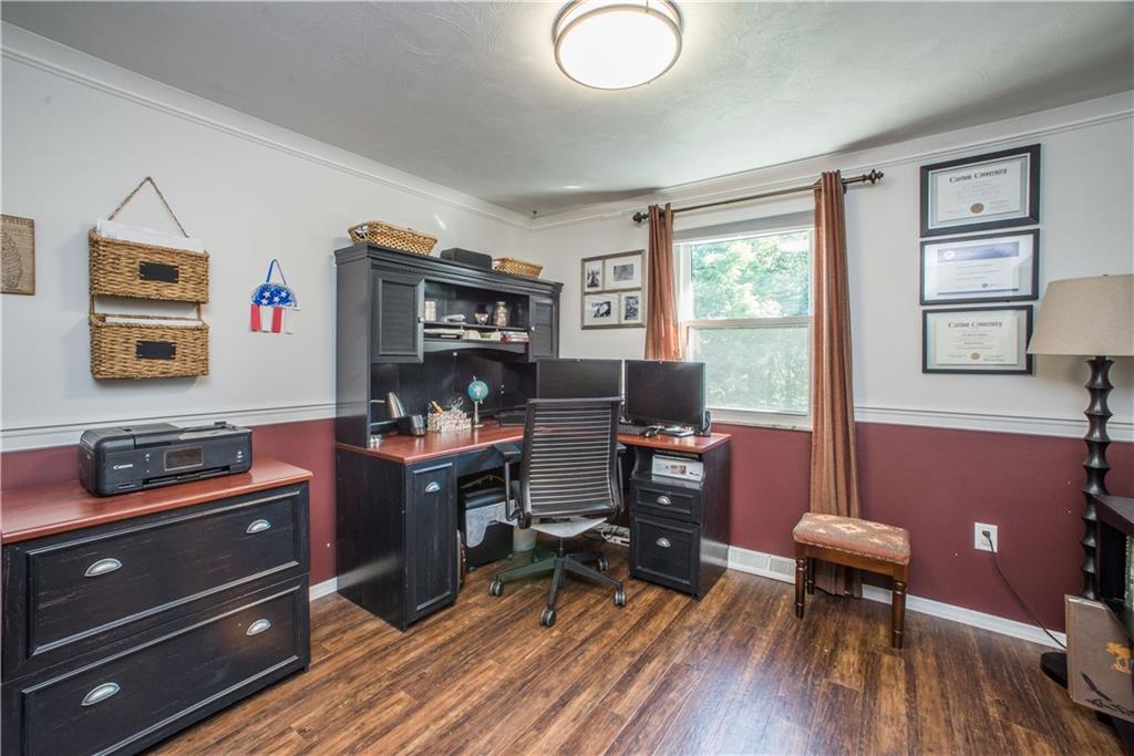 143 McIntyre Road Pittsburgh, PA 15237 - Photo 4 of 25 Gallery Image 4