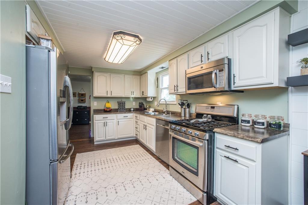 143 McIntyre Road Pittsburgh, PA 15237 - Photo 6 of 25 Gallery Image 6