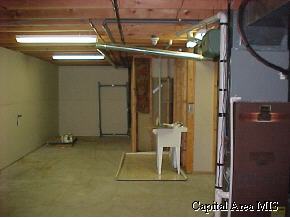 205 Norwalk Road Springfield, IL 62704 - Photo 8 of 9