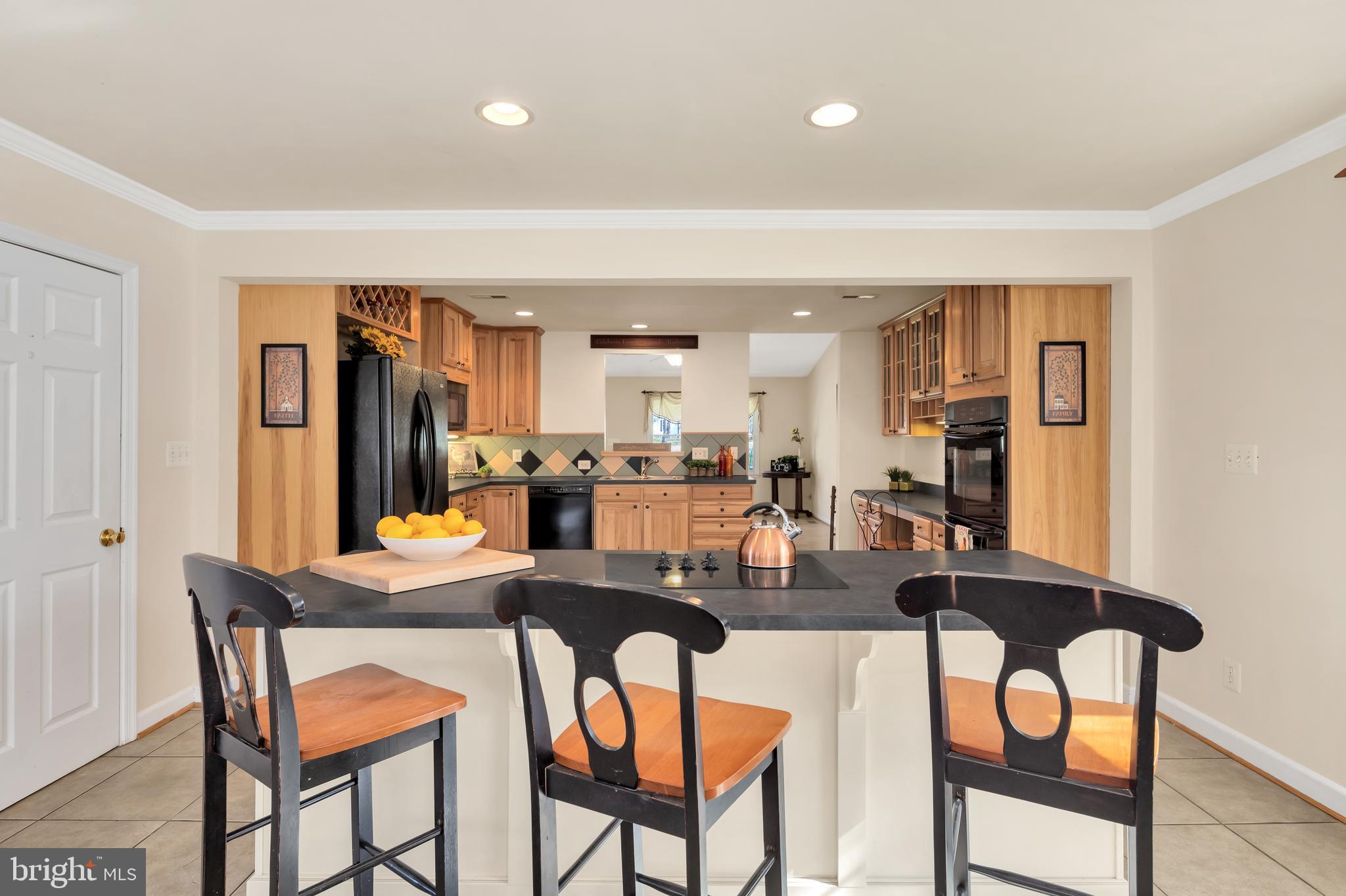 50 Shenandoah Heights Road Front Royal, VA 22630 - Photo 8 of 35 Keep the Cook Company at Your Large Island