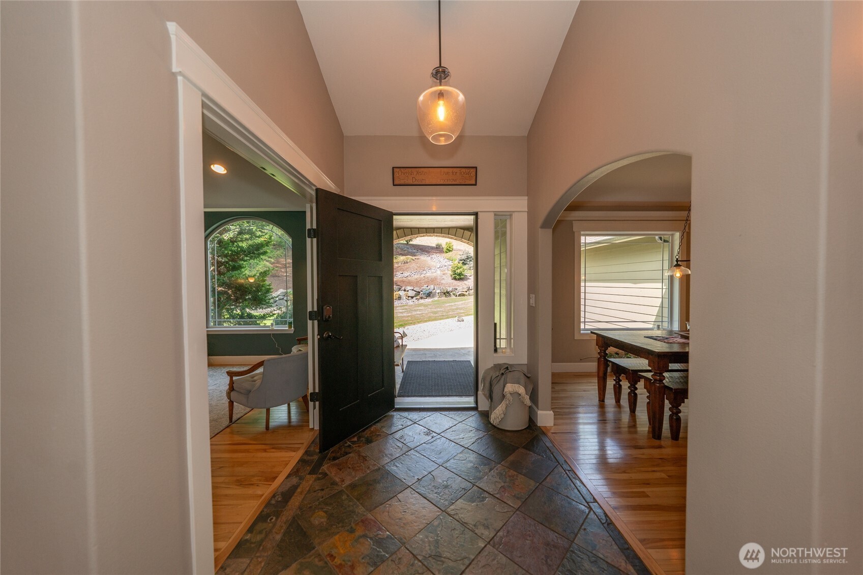 6031 139th Lane Southwest Rochester, WA 98579 - Photo 3 of 40