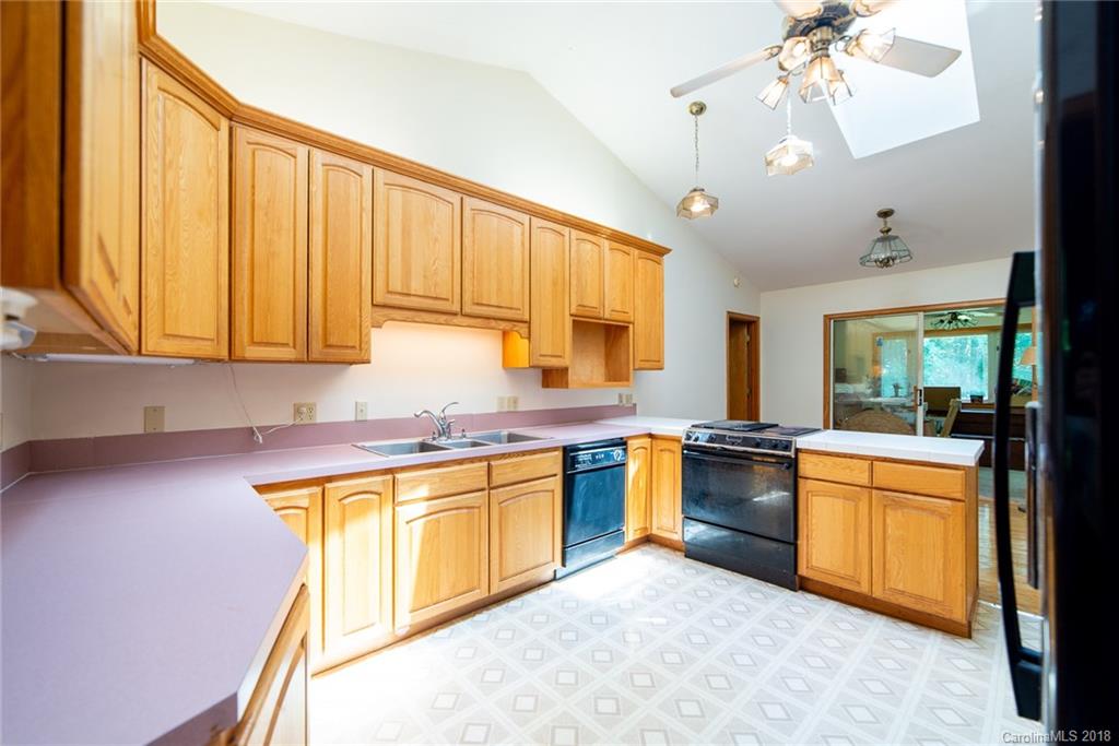 6115 Davis Road Waxhaw, NC 28173 - Photo 11 of 36 Gallery Image 11