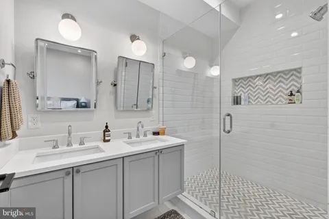 $825,000 | 1419 Upshur Street Northwest, Unit 2, Washington, DC 20011