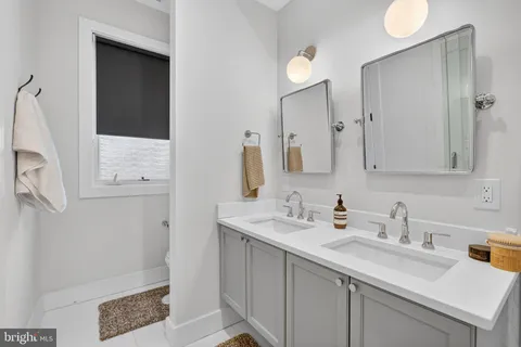 $825,000 | 1419 Upshur Street Northwest, Unit 2, Washington, DC 20011
