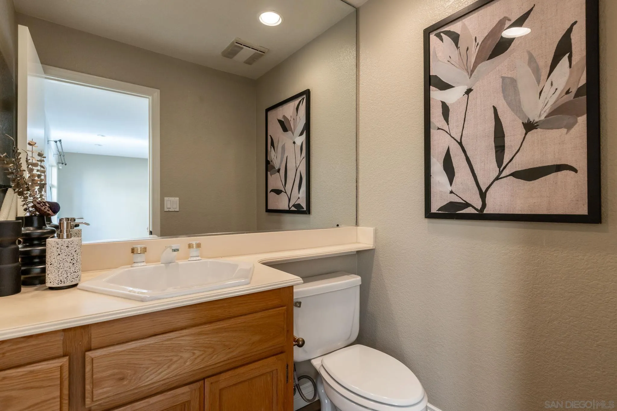 4064 Front Street, Unit 2 San Diego, CA 92103 - Photo 15 of 25