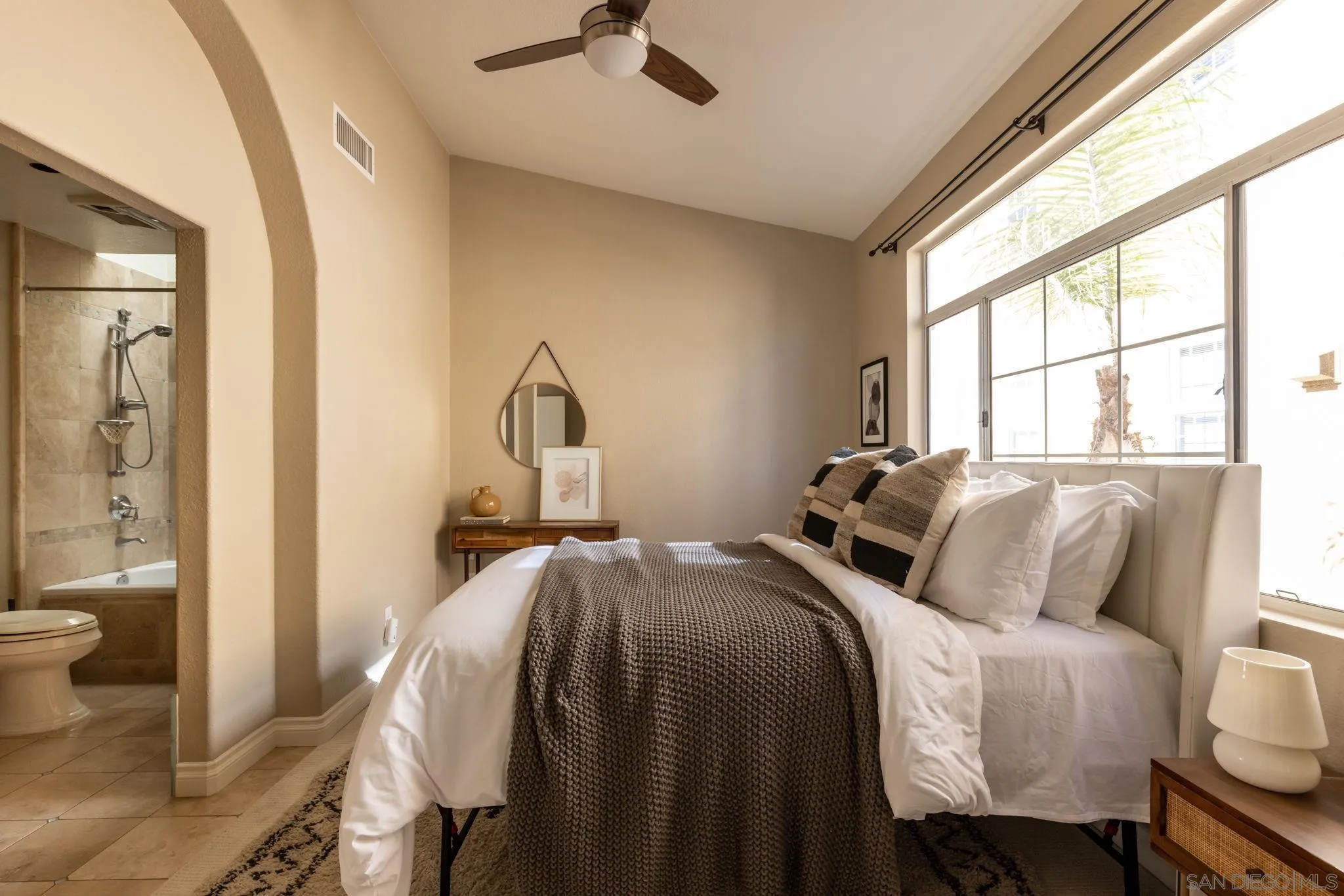 4064 Front Street, Unit 2 San Diego, CA 92103 - Photo 16 of 25