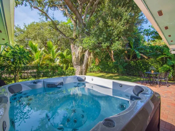 $8,500 | 1985 Coco Plum Lane, Vero Beach, FL 32963