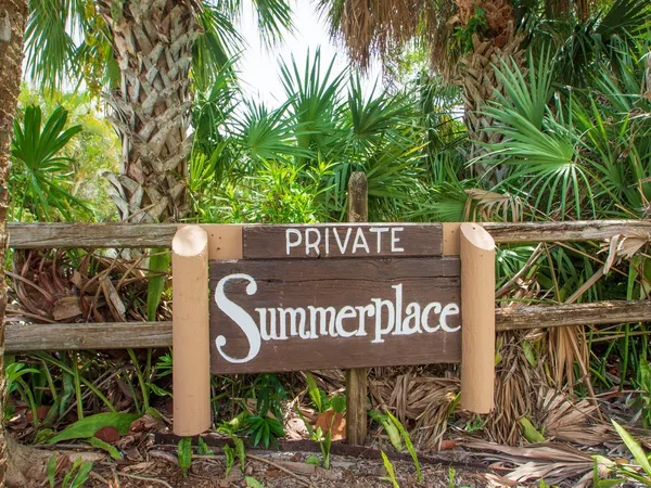 $8,500 | 1985 Coco Plum Lane, Vero Beach, FL 32963