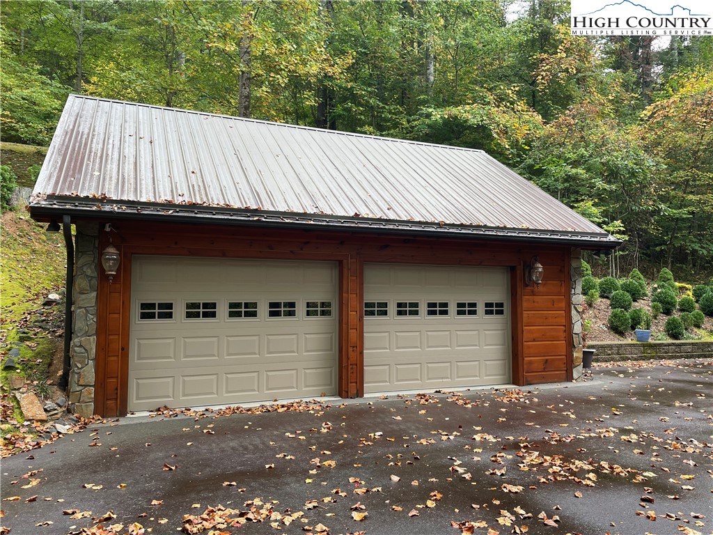 532 Woodland Ridge Lansing, NC 28643 - Photo 6 of 33 Gallery Image 6