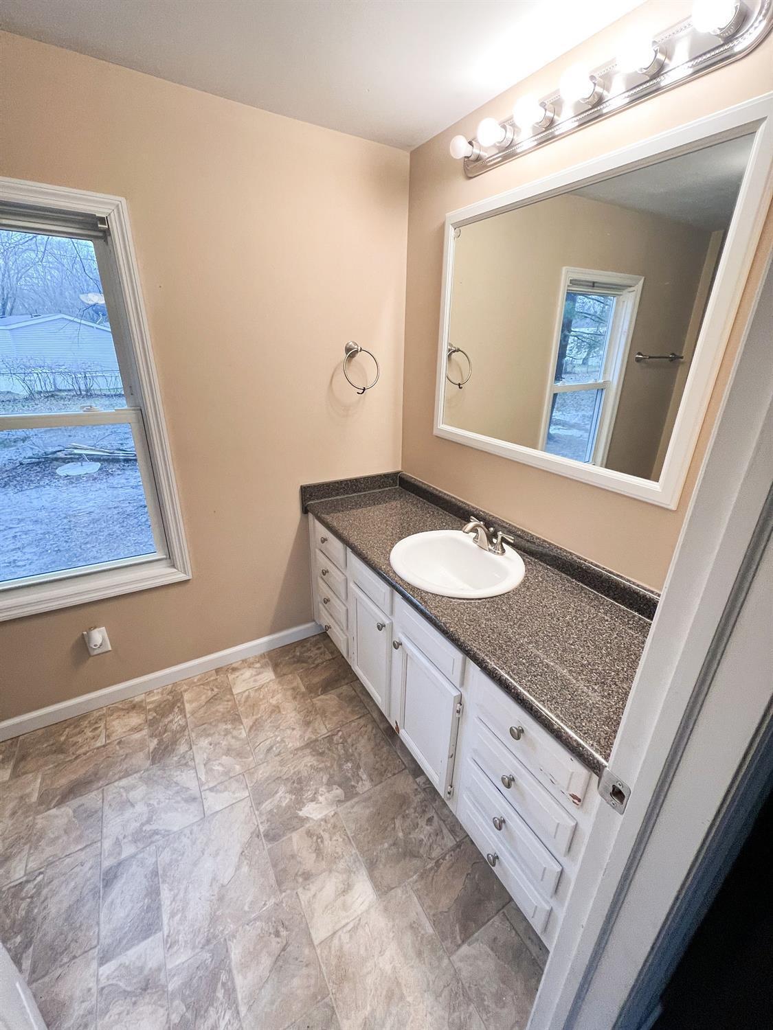 2255 Berry Road Amelia, OH 45102 - Photo 12 of 19 Gallery Image 12