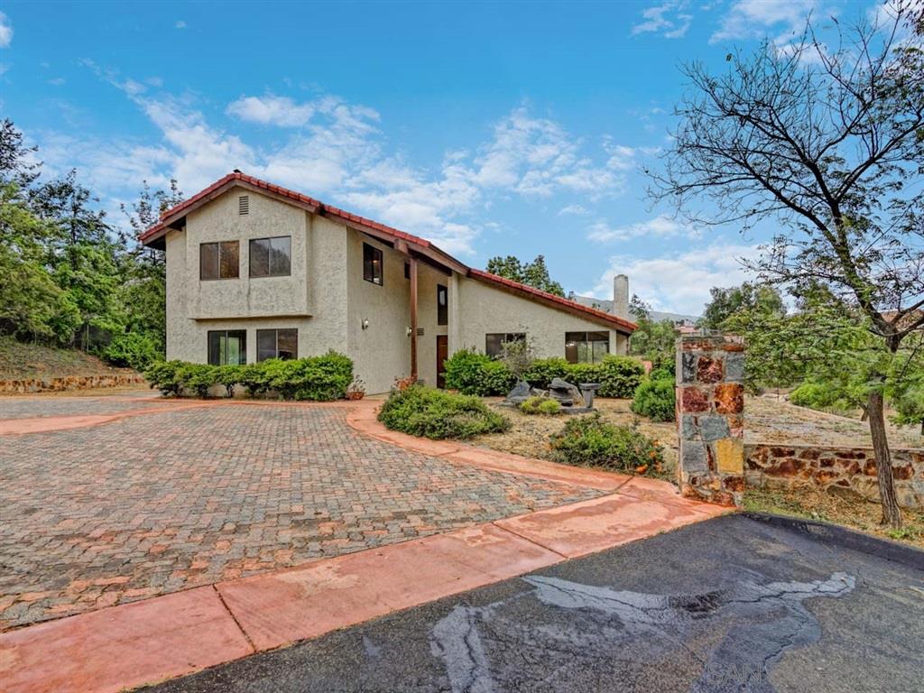 1365 Ryan Ridge Road El Cajon, CA 92021 - Photo 3 of 25