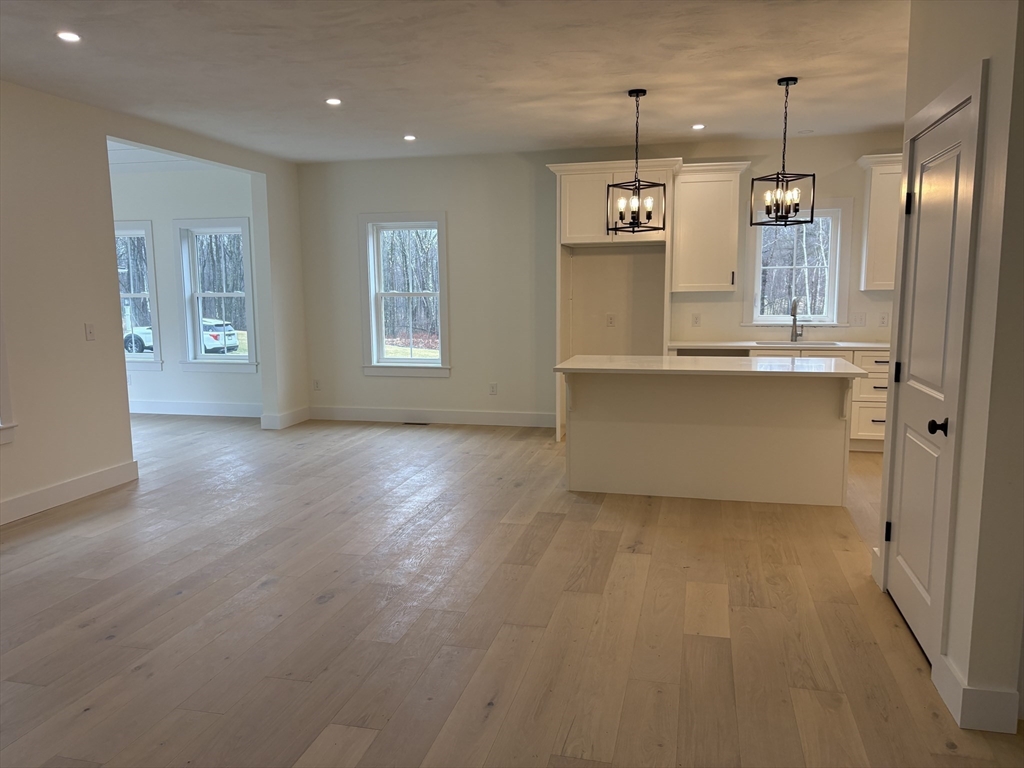 306 Fisher Road Holden, MA 01520 - Photo 7 of 27