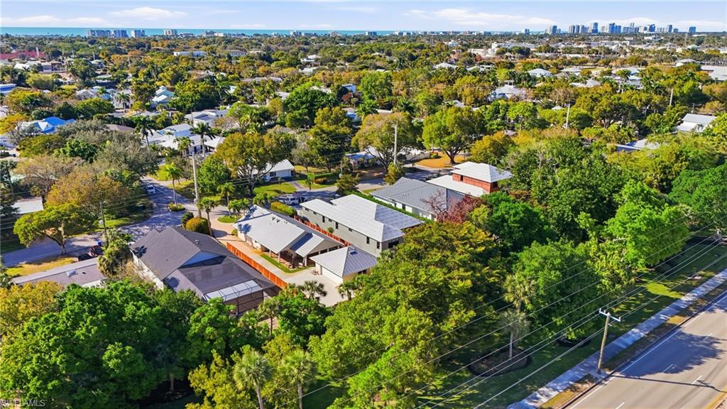 1050 13th Street North Naples, FL 34102 - Photo 5 of 11